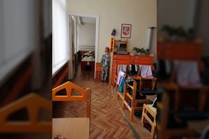 Internetą sudrebinusi nubausto vaiko nuotrauka virto skandalu: atskleidė intrigas ugdymo centre