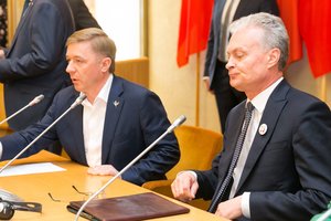 R. Karbauskis: prezidento raginimai J. Narkevičiui trauktis „virsta principo reikalu“