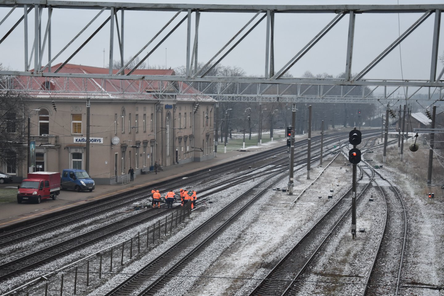Išimtis, leidžianti Lietuvai netaikyti europinių reikalavimų dėl geležinkelio pritaikymo žmonėms su negalia, turėjo baigti galioti šiemet, tačiau „Lietuvos geležinkeliai“ nepadarė visų būtinų darbų.