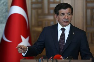 Buvęs Turkijos premjeras A. Davutoglu įkūrė naują partiją