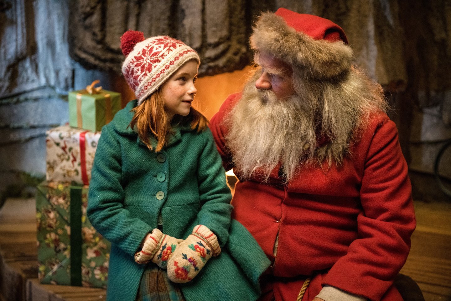 Kadras iš norvegų kino pasakos šeimai „Sukeisti Kalėdų Seneliai II. Pamirštos Kalėdos“.