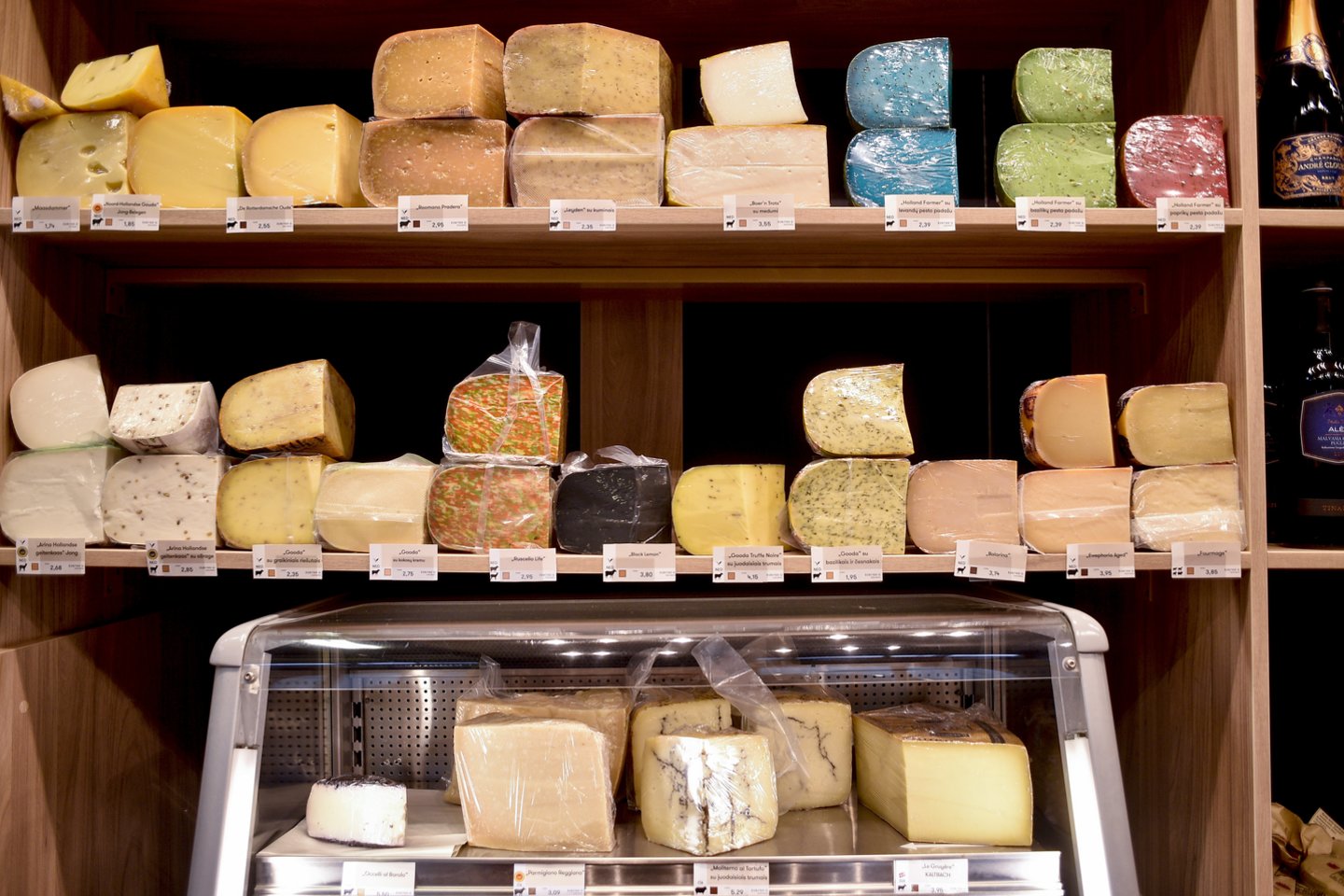 Halės turgus tapo trečia vieta Vilniuje, kur įsikūrė sūrinė „Say Cheese“.<br> V.Ščiavinsko nuotr.