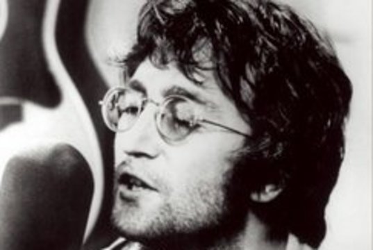 Johno Lennono apskriti akiniai aukcione parduoti už solidžią sumą