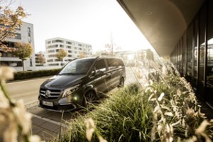 Mikroautobusas su dirbtiniu intelektu: į V klasę jau montuojama MBUX sistema