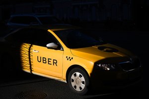 „Uber“ vairuotojų prašys daryti asmenukes