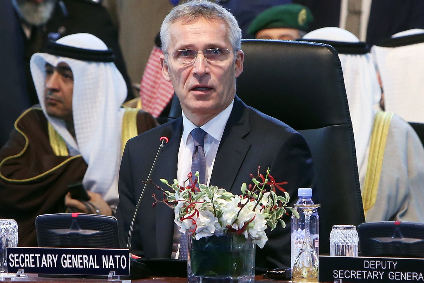 NATO vadovas Jensas Stoltenbergas pirmadienį sakė, kad šis Vakarų karinis aljansas augant įtampai tarp jo narių susiduria su „sudėtingiausia saugumo aplinka“ per savo istoriją.
