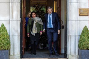 Šiaurės Airijos partijos po Jungtinės Karalystės rinkimų gaivina derybas dėl valdžios pasidalijimo