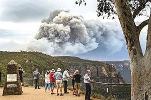 Australijoje toliau negęsta gaisrai: juos kursto ir pragariški karščiai