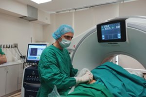 Gydymo galimybės buvo išsemtos, bet dviem sergantiems vėžiu pacientams įsižiebė viltis