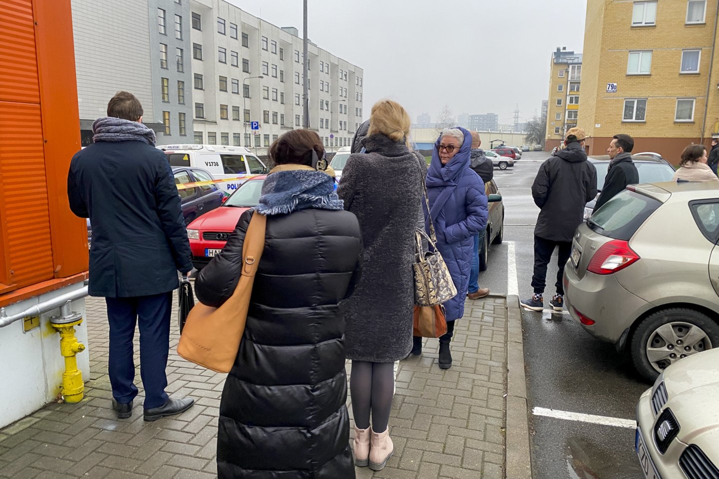 Evakuacija iš Vilniaus miesto apylinkės teismo.<br>V.Ščiavinsko nuotr.