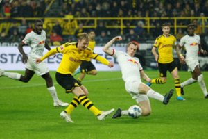 Vokietijoje Dortmundo ir Leipcigo klubų mūšis baigėsi rezultatyviomis lygiosiomis