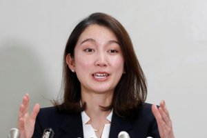 Šalies „MeToo“ judėjimo simbolis pasiekė pergalę – skriaudikas turės atlyginti nemenka suma