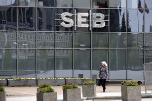 SEB grupei gresia Švedijos finansų reguliuotojo sankcijos