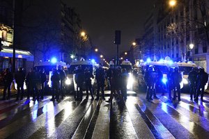 Prancūzijos vyriausybė ir profsąjungos tarsis dėl pensijų reformos išprovokuoto streiko