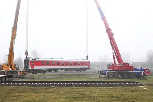 Sename geležinkelio vagone kurs kultūros židinį