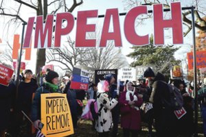 Donaldas Trumpas – kaltas: kas trukdo tolesniam nušalinimo tyrimui?