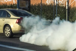 Prezidento patarėjas apie automobilių mokestį: gaila, kad nėra tiesioginių sąsajų su tarša