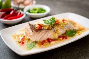 Renkamės žuvį švenčių stalui: receptai, įveikiami ne tik kulinarams