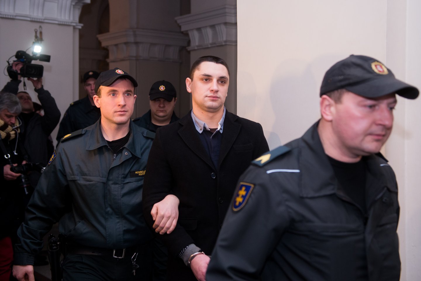 2015 m. lapkričio 19 d. vakarą Vilniuje antrankiais surakintam Igoriui Molotkovui pagrobus policijos automatą „Kalašnikov“, ant kojų buvo sukelta tūkstančiai policininkų.<br> J.Stacevičiaus archyvinė nuotr.