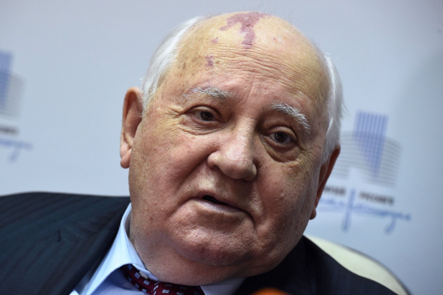  Buvęs Sovietų sąjungos lyderis Michailas Gorbačiovas paguldytas į ligoninę.<br> AFP/„Scanpix" nuotr.