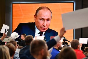 Paslaptingi V. Putino pareiškimai kursto kalbas, kad jis 2024 metais trauksis iš Kremliaus