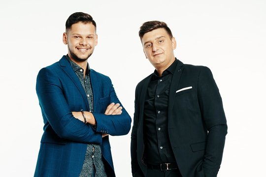 Grupė „Romanik“ pristato naują kalėdine romantika alsuojančią dainą