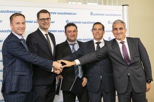 „Lietuvos geležinkeliai“ pasirašė 363 mln. eurų sutartį su „Elecnor“