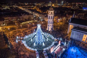Į šventinį sostinės centrą – viešuoju transportu, naktiniais autobusais