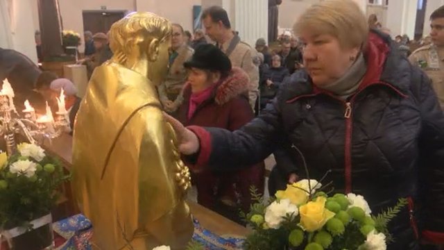 Šv. Antano kūno dalis Lietuvoje sutraukė minias tikinčiųjų