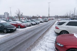 Prieš Kalėdas – nauji sukčiavimo būdai perpildytose stovėjimo aikštelėse