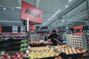 Išvardijo, kokie produktai sugula į pirkėjų krepšelius prieš šventes