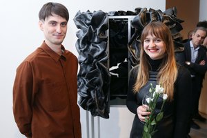 Jaunų dizainerių parodoje daiktai tapo savitais personažais