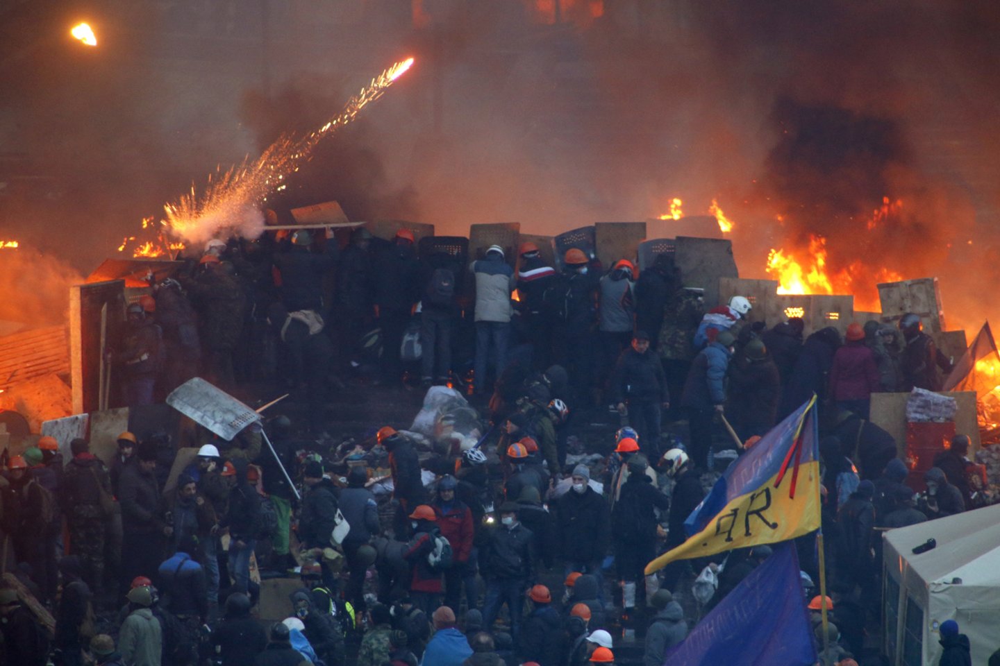  2014 m. Kijeve kilo proeuropietiška revoliucija, kuri pareikalavo mažiausiai 82 žmonių gyvybių. Buvo nuverstas prezidentas Viktoras Janukovyčius, tačiau Rusija aneksavo Krymą, o prorusiški separatistai pradėjo karinį konflikt Donbaso regione, kuris nėra išsprestas dar ir šiandien.<br>Reuters/Scanpix nuotr.
