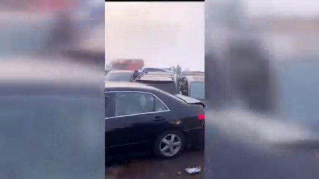 Vaizdas lyg iš filmo: per masinę avariją susidūrė 63 automobiliai
