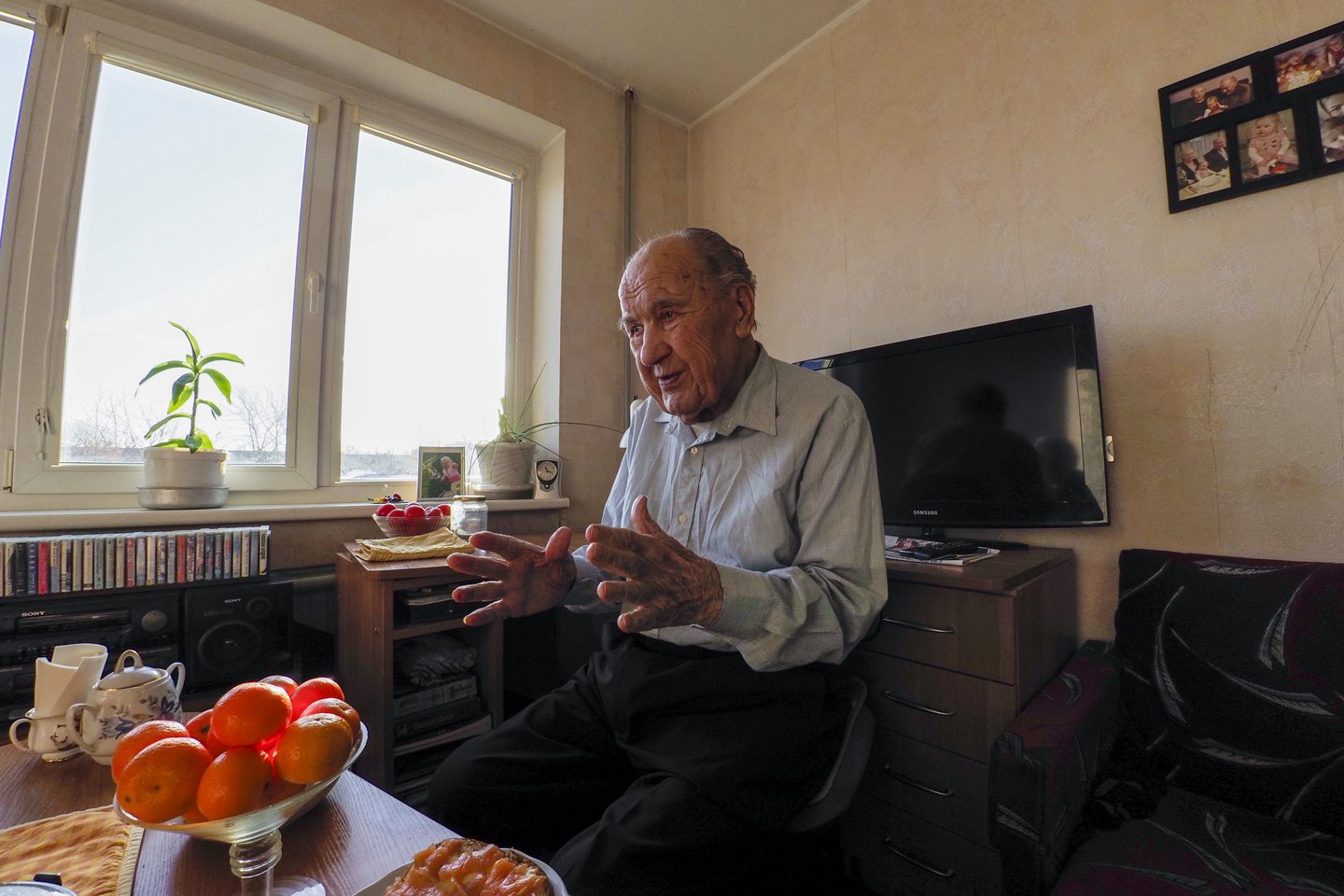 Bronislovas Lazdynas, kuriam lapkritį sukako 94-eri, sakosi pristatąs savo ilgamečius stebėjimus.<br>V.Ščiavinsko nuotr.