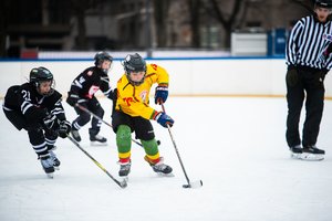 Vilniuje įvyko „Winter Classic“ – ledo ritulio turnyras po atviru dangumi