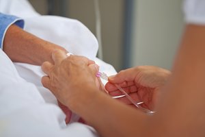 Tėklė miego būsenoje praleido net tris savaites, bet prieš Kalėdas įvyko stebuklas