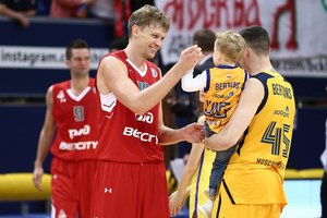 Krepšinio pirmadienis: lietuvių kirtis R. Kurtinaičiui ir trileris „Maccabi“ mače