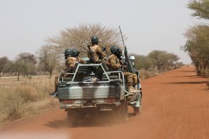 Burkina Fase per dvigubą ataką žuvo 35 civiliai