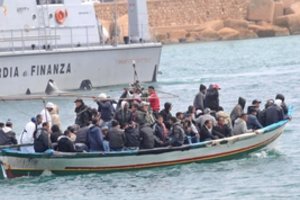 Turkijos Vano ežere apvirtus migrantų laivui, žuvo septyni žmonės