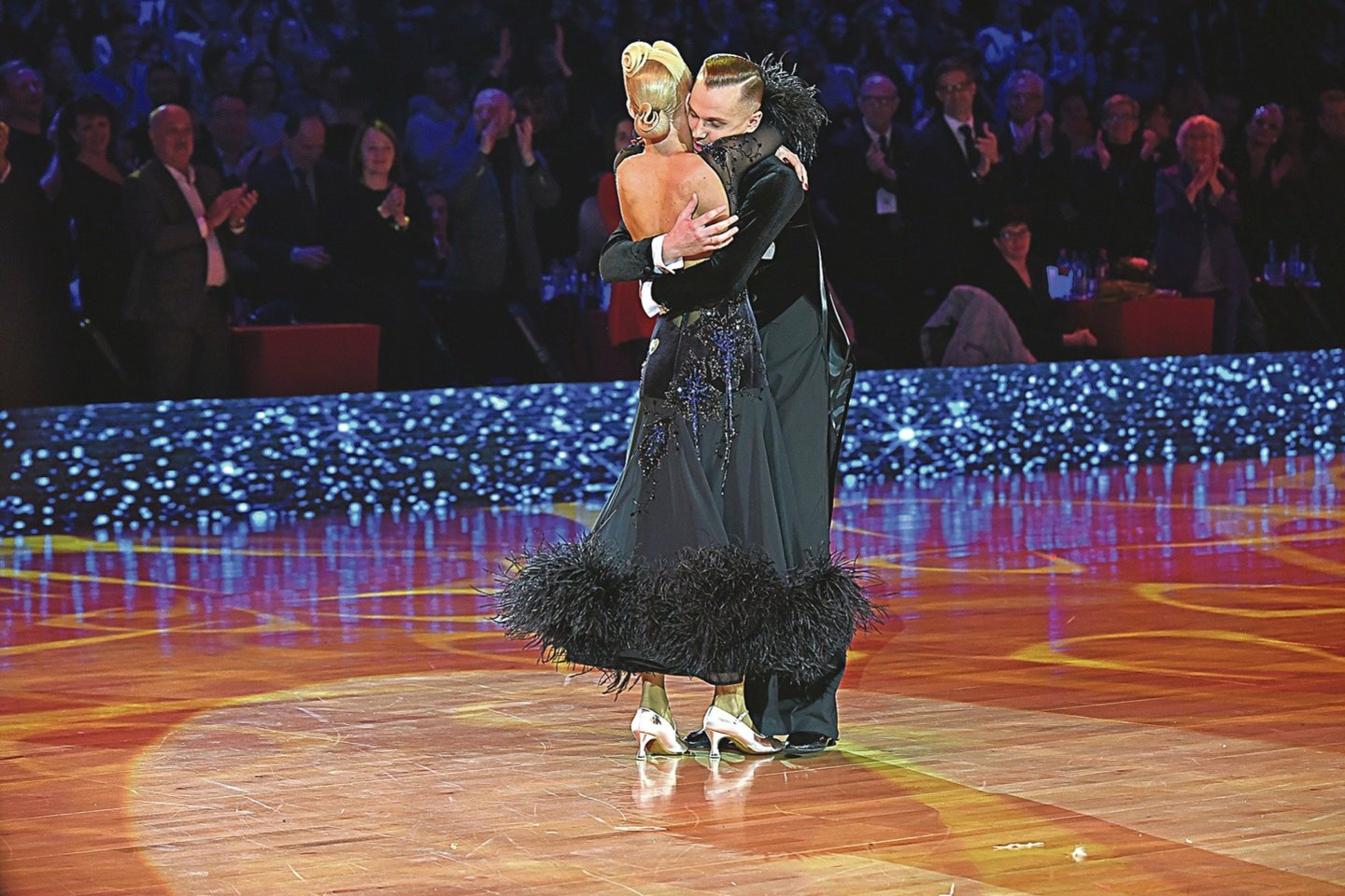 Ant parketo Evaldas ir Ieva sukasi dvylika metų, o susituokė prieš metus.<br>V.Šauklio nuotr.