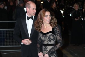Catherine Middleton reakcija į Williamo prisilietimą nustebino gerbėjus: vieni gina, kiti – teisia