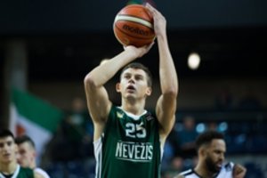 Drama Kėdainiuose: M. Jucikas įmušė pergalingą metimą į „Pieno žvaigždžių“ krepšį