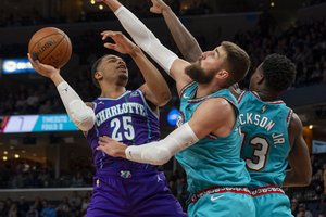 Į nesėkmių duobę „Hornets“ įstūmęs J. Valančiūnas pakartojo savo karjeros rekordą