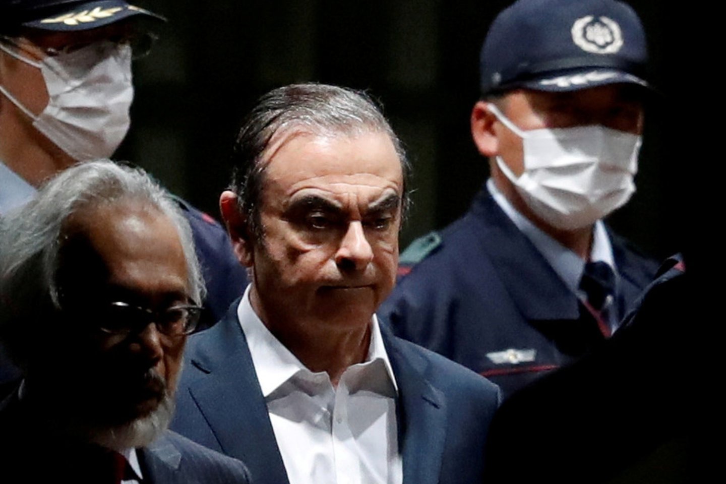  ​Buvęs automobilių gamybos bendrovės „Nissan“ vadovas Carlosas Ghosnas antradienį pranešė pabėgęs į Libaną, bandydamas išvengti neteisybės Japonijoje, kur jis, paleistas už užstatą, laukė teismo dėl finansinių nusižengimų.<br>Reuters/Scanpix nuotr.