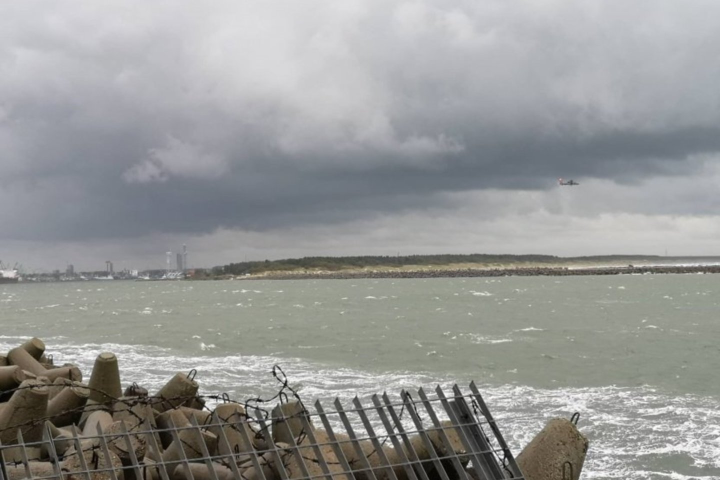 2019-aisiais Lietuvos kariai ieškojo pasiklydusiųjų, nukenksmino sprogmenis, gelbėjo skęstančiuosius ir kitaip padėjo civiliams.<br> Lietuvos kariuomenės nuotr.