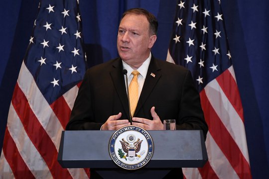 M. Pompeo Irakui: JAV „gins savo žmones“ po ambasados užpuolimo