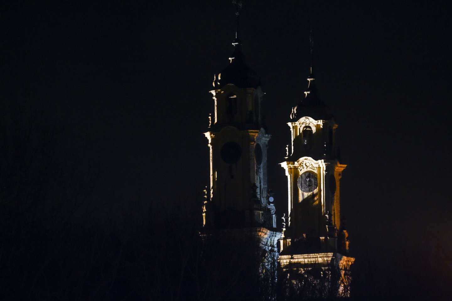 Šventinis vakaras Katedros aikštėje startavo nuo 22 val. ir truko iki 1 val. nakties.<br> V.Šičavinsko nuotr.