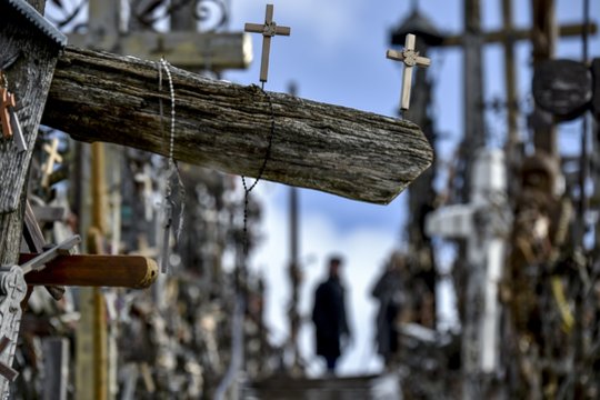 Papasakojo Kryžių kalno paslaptis: aršius jo naikintojus sekė mirtis