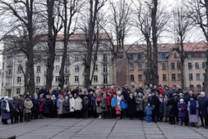 Klaipėdos šviesuoliai nepamiršta Tolminkiemio dainiaus Kristijono Donelaičio gimtadienio
